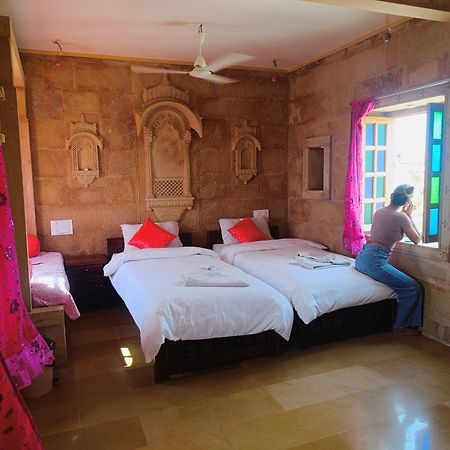 Mud Mirror Guesthouse Dzsaiszalmer Kültér fotó