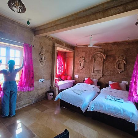 Mud Mirror Guesthouse Dzsaiszalmer Kültér fotó