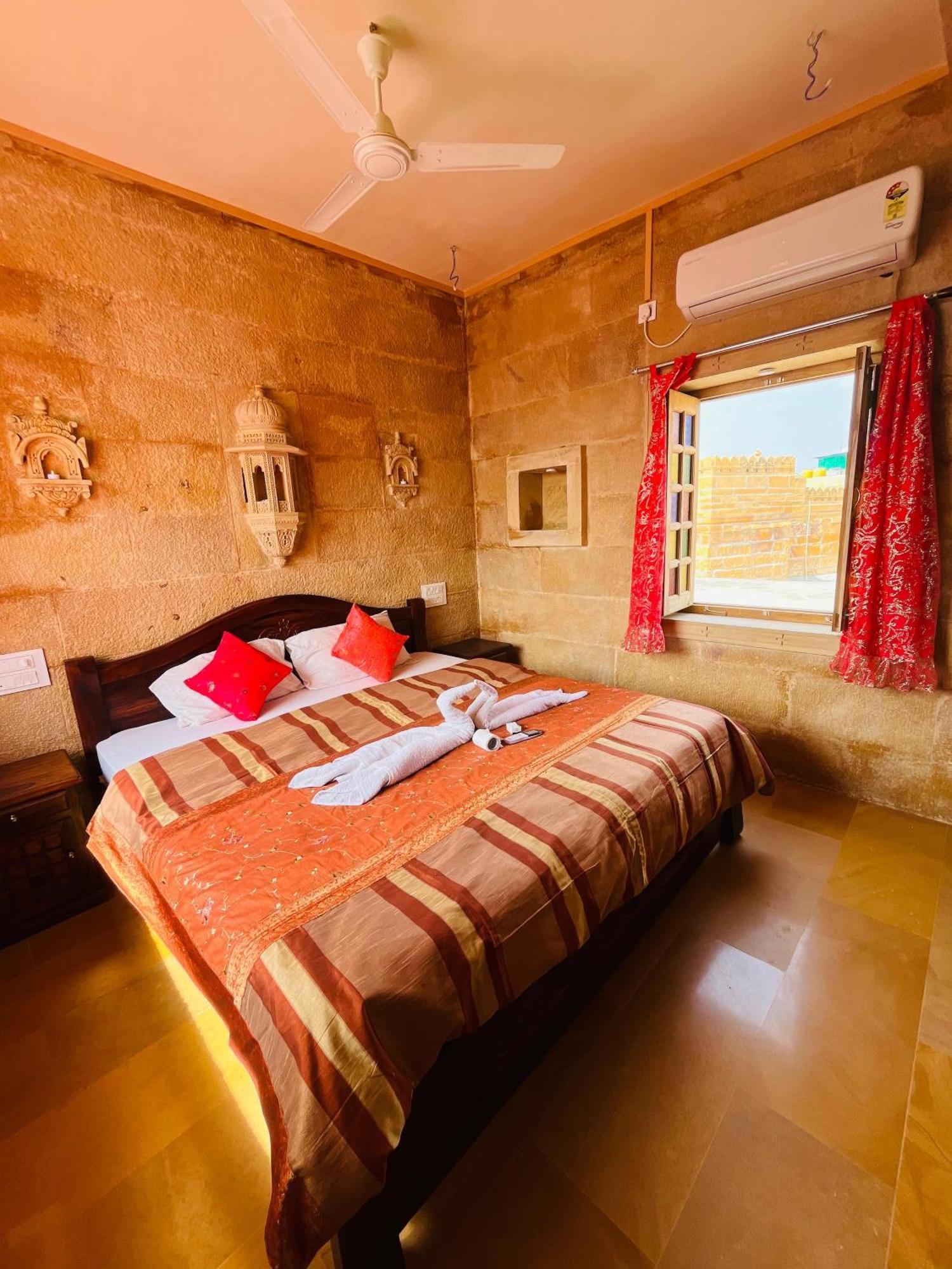 Mud Mirror Guesthouse Dzsaiszalmer Kültér fotó