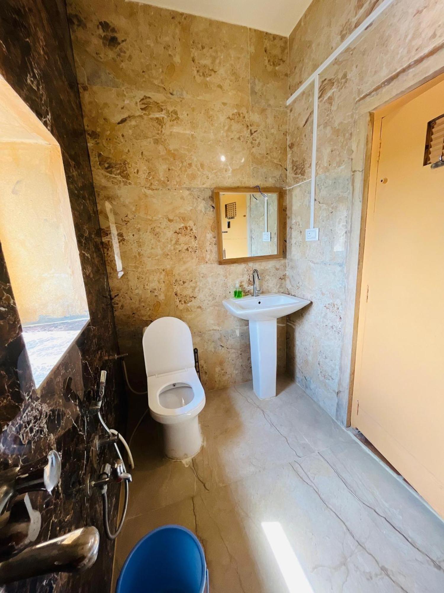 Mud Mirror Guesthouse Dzsaiszalmer Kültér fotó