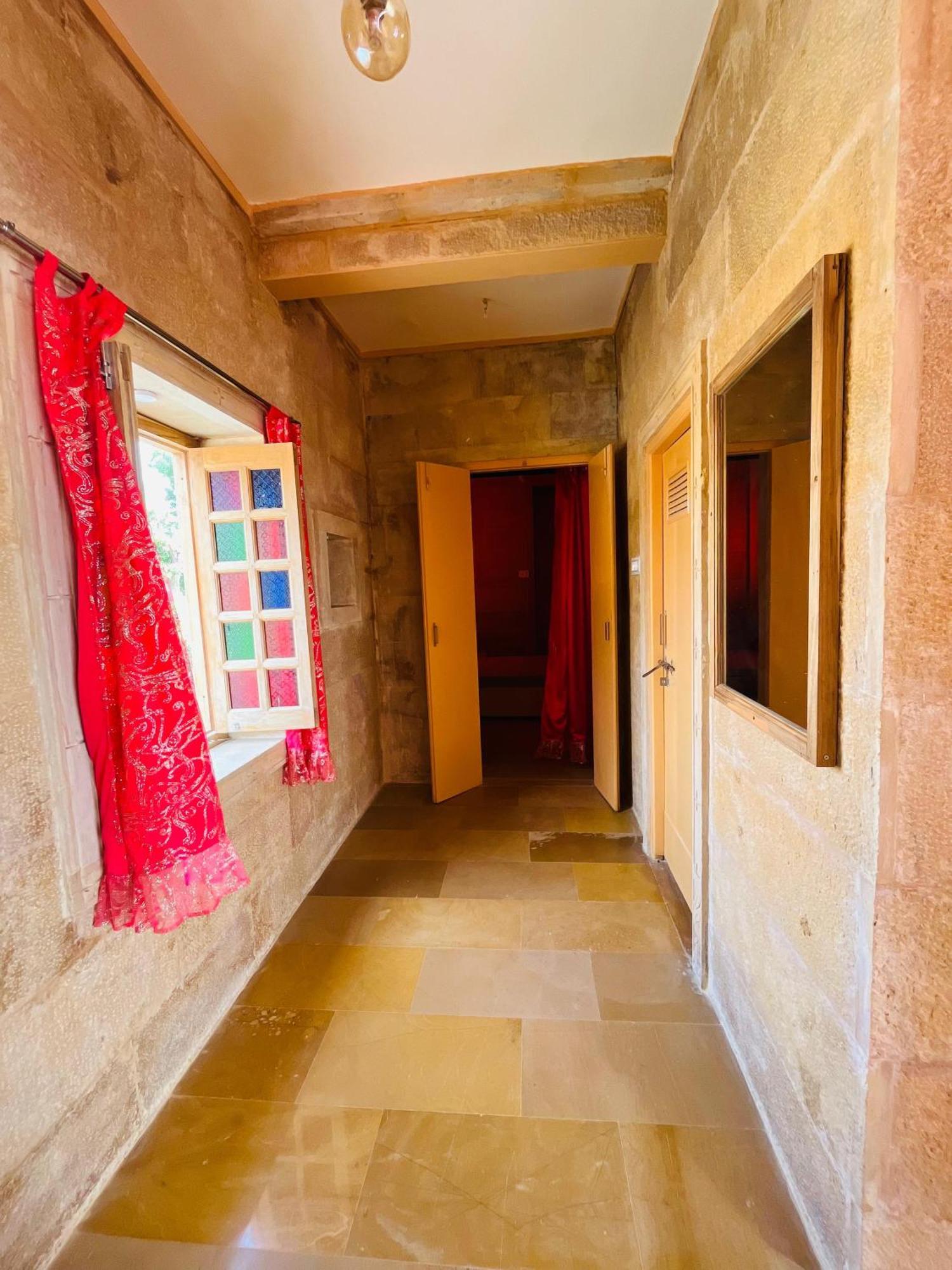 Mud Mirror Guesthouse Dzsaiszalmer Kültér fotó