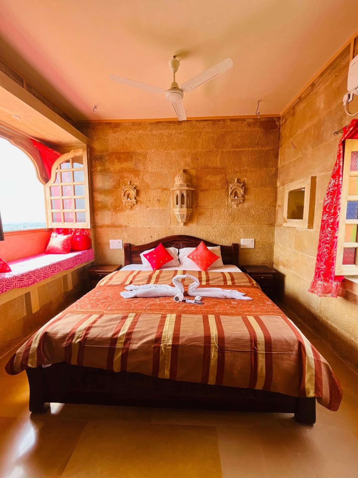 Mud Mirror Guesthouse Dzsaiszalmer Kültér fotó