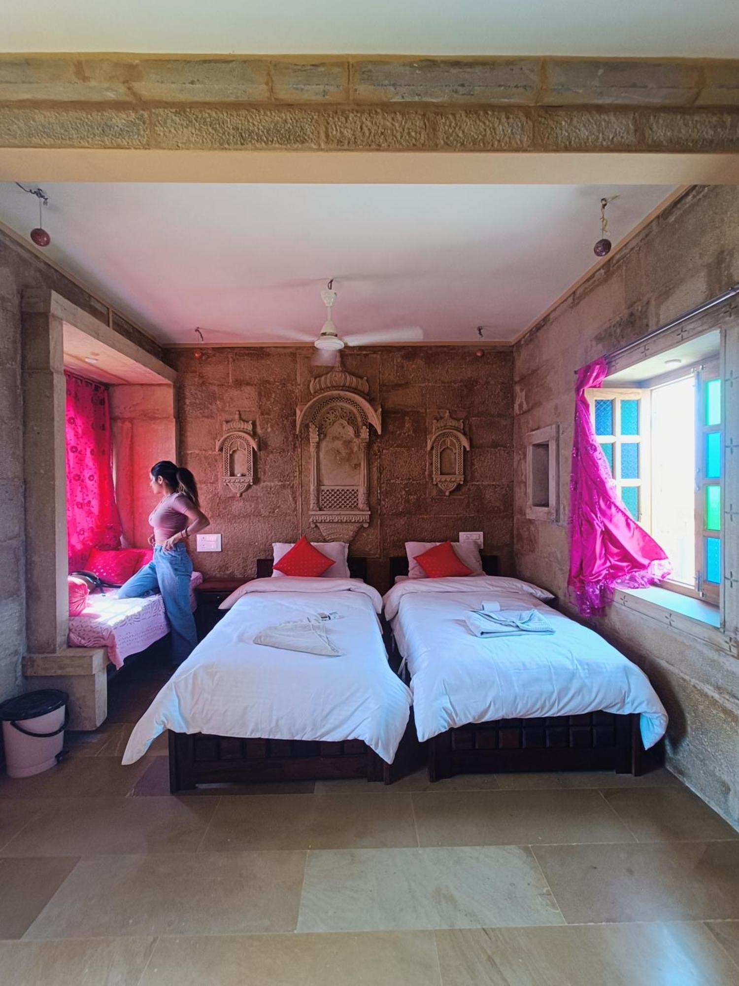 Mud Mirror Guesthouse Dzsaiszalmer Kültér fotó