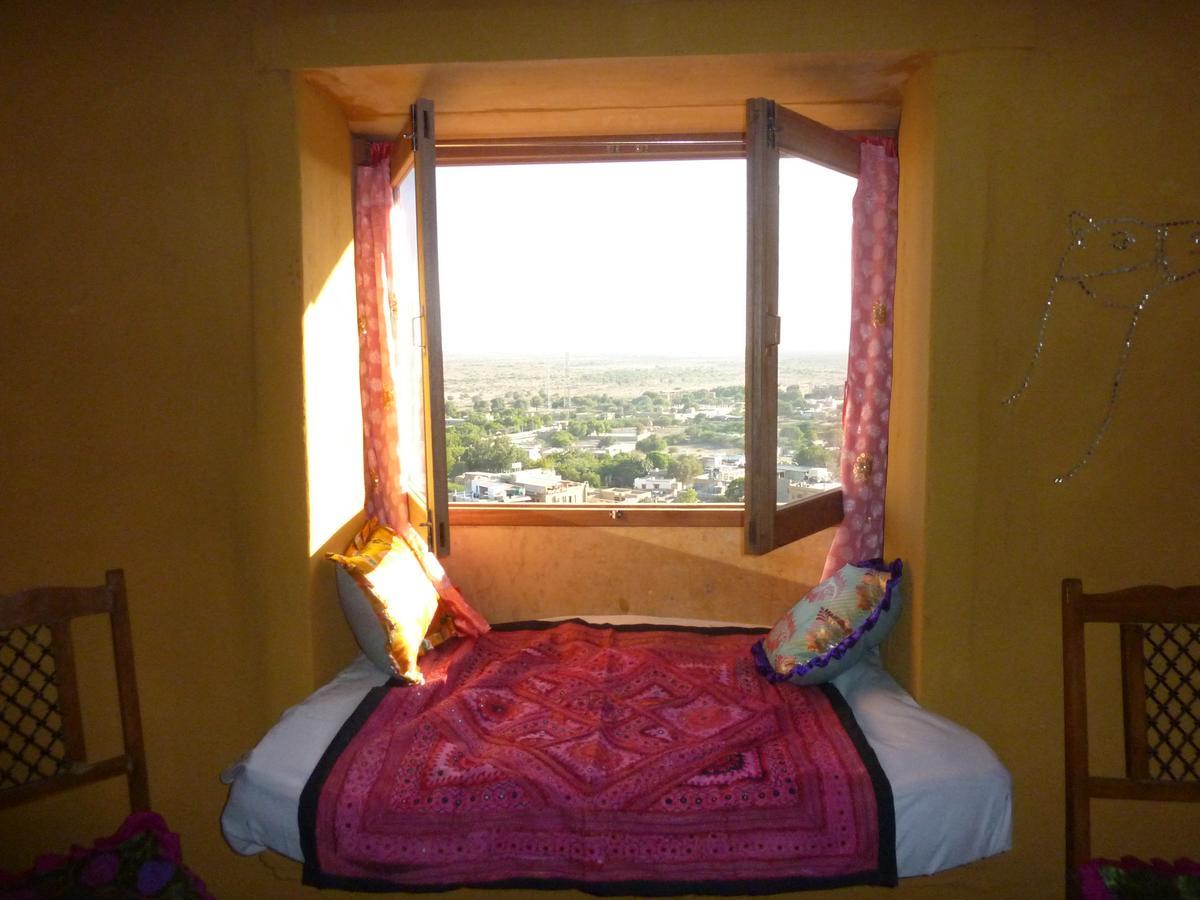 Mud Mirror Guesthouse Dzsaiszalmer Kültér fotó